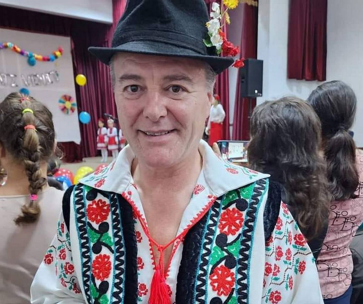 Cântăreţul de muzică populară Aurică Totolici a fost condamnat pentru viol asupra unor minori