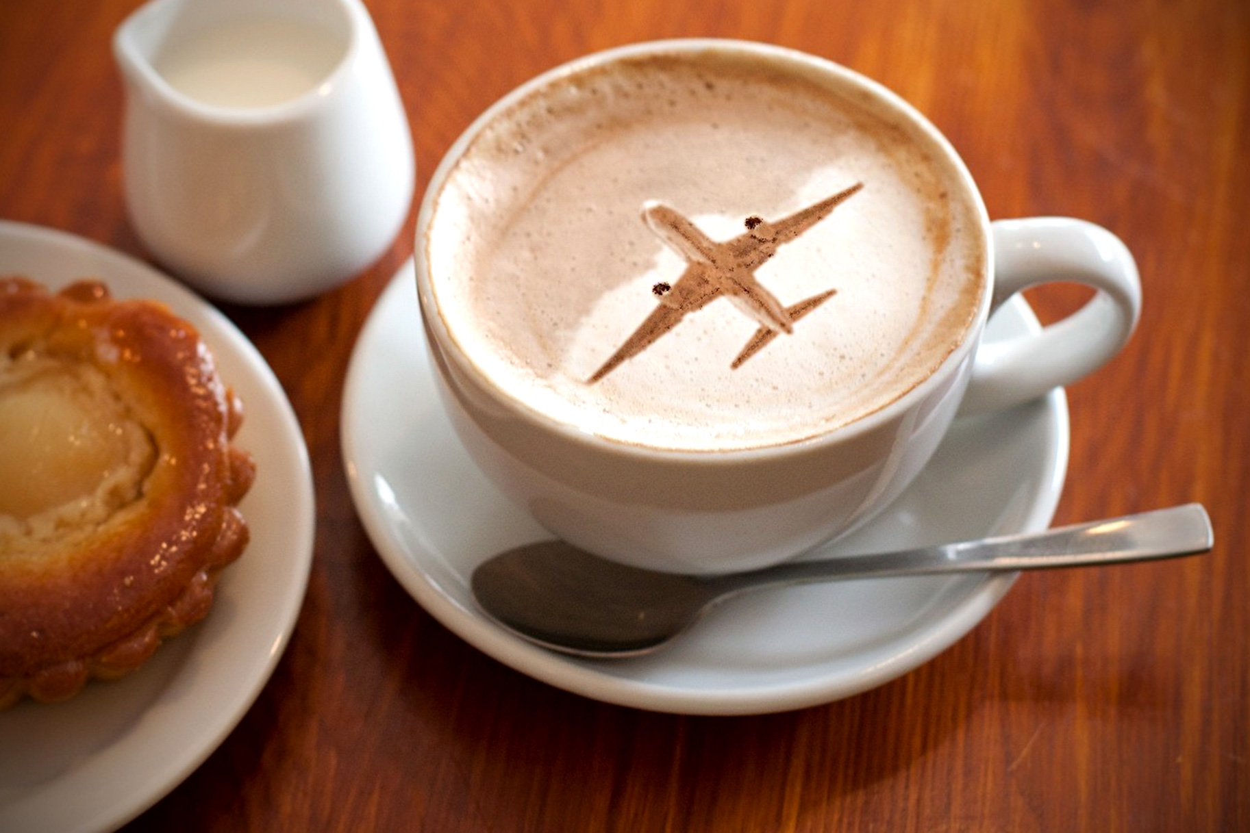 Cafeaua din avion, sub semnul întrebării: studiul care arată mari diferenţe în calitatea apei la bord