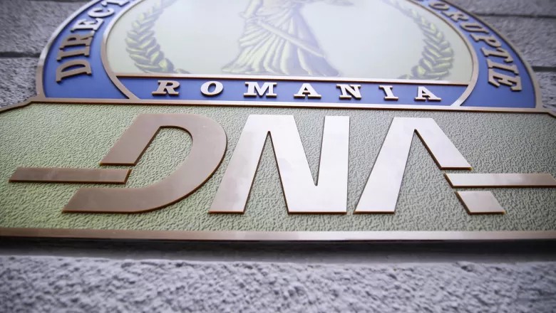 Flagrant de 60.000 de euro: Avocată reţinută de DNA