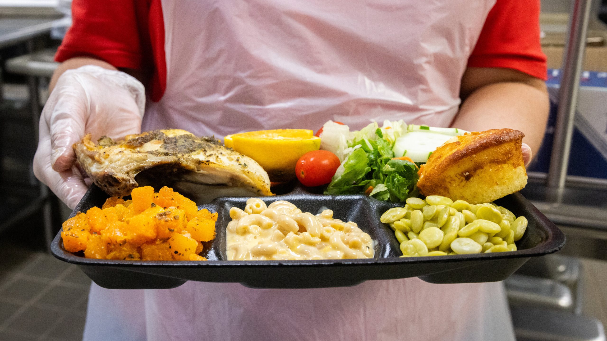 LISTĂ: Elevii din 40 de şcoli din judeţul Galaţi vor primi zilnic masă caldă sau pachet alimentar