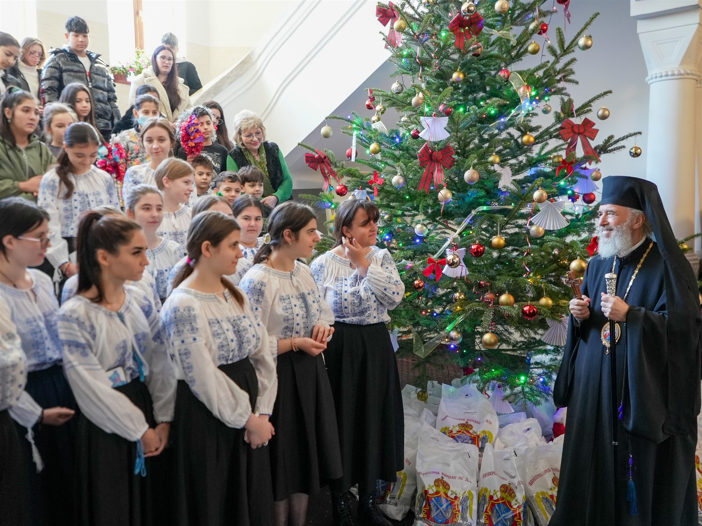 Ziua Sfântului Vasile cel Mare, prăznuită la Galaţi prin rugăciune şi filantropie
