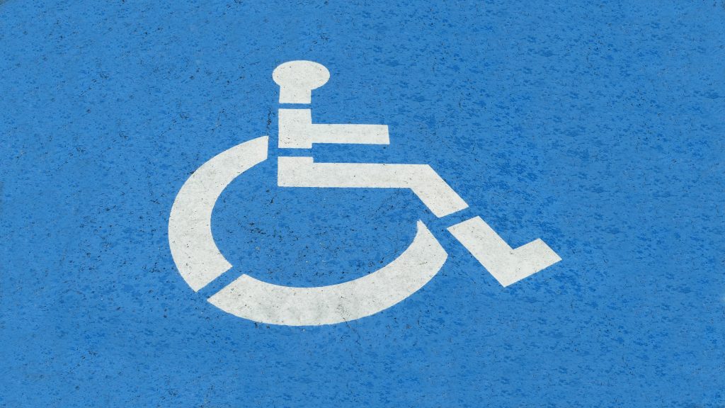 Cum pot obţine persoanele cu dizabilităţi din Galaţi cardurile de carburant pentru anul 2026