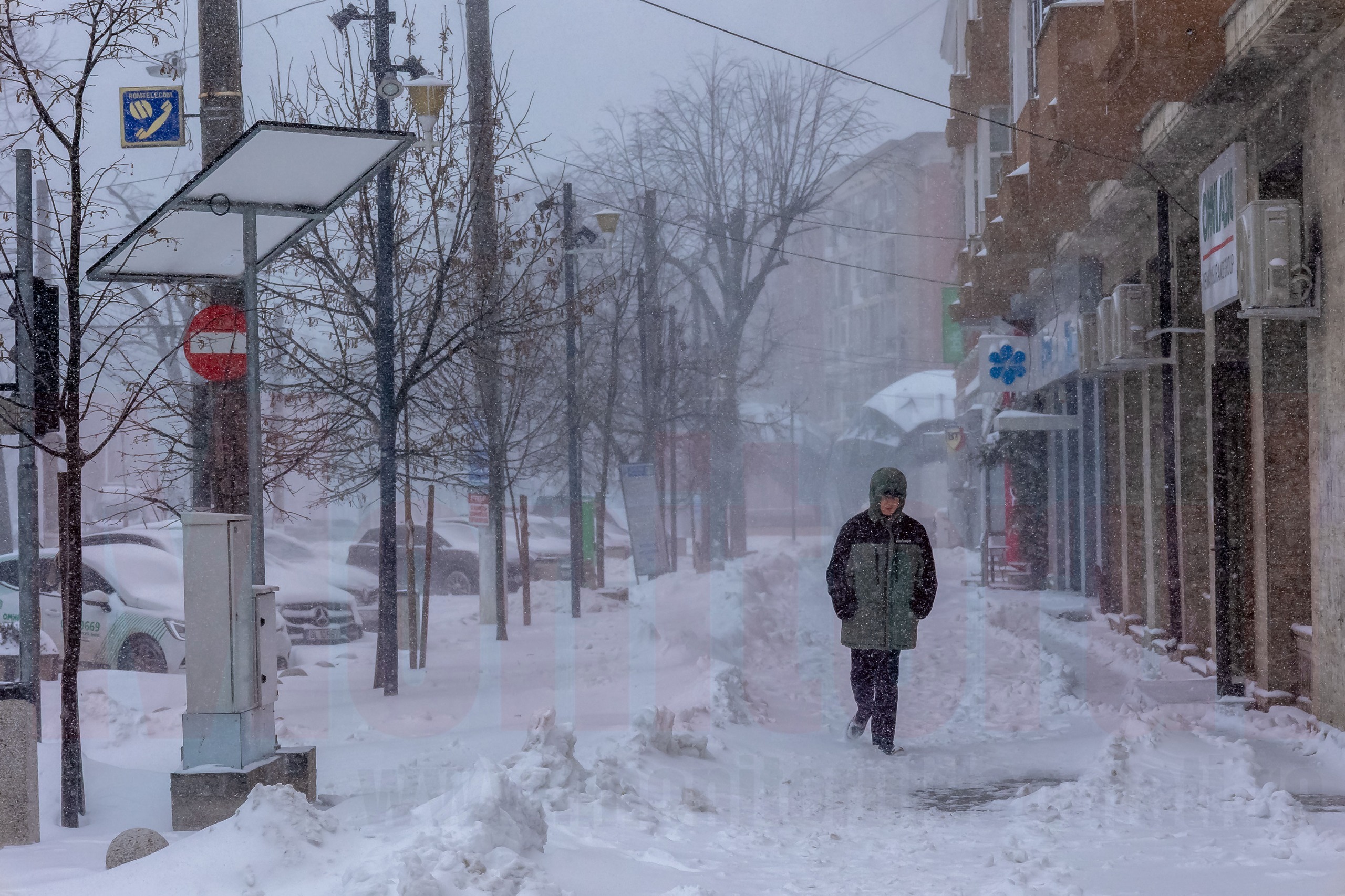 Iarna nu se lasă! Vineri, ninsori şi un nou strat de zăpadă