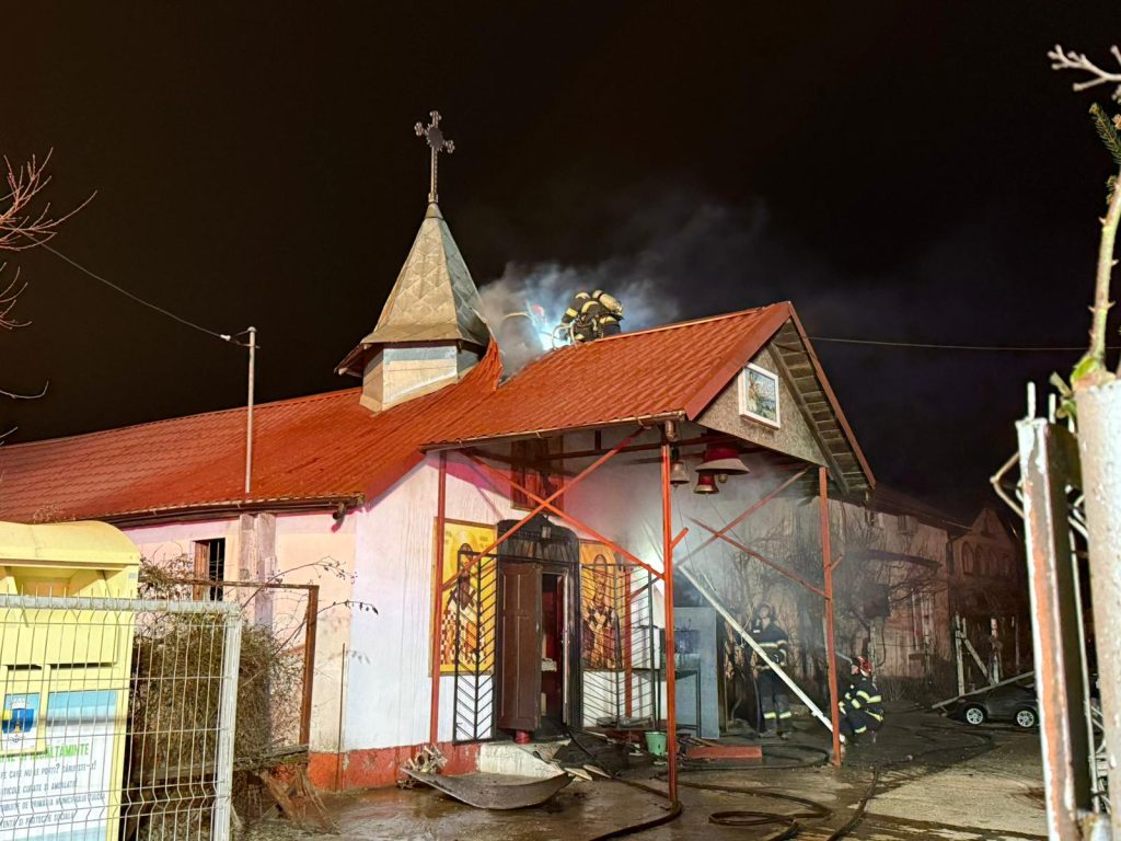 Incendiu la o biserică din municipiul Tulcea