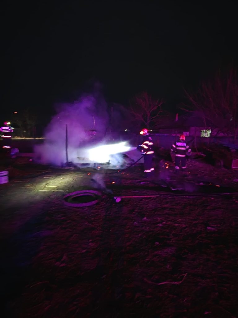 Incendiu izbucnit la o anexă gospodărească din localitatea Griviţa
