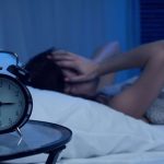 De ce nu poţi adormi, deşi eşti epuizat: cercetătorii indică o dereglare a ceasului c