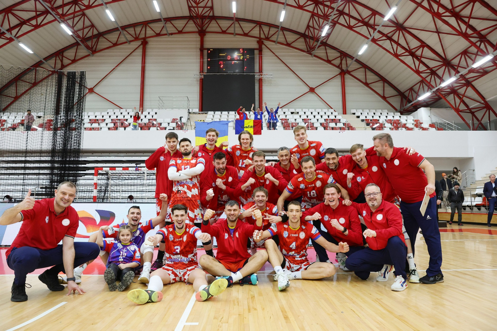 Voleibaliştii de la CSM Arcada Galaţi au învins entuziasmant Dinamo la Bucureşti