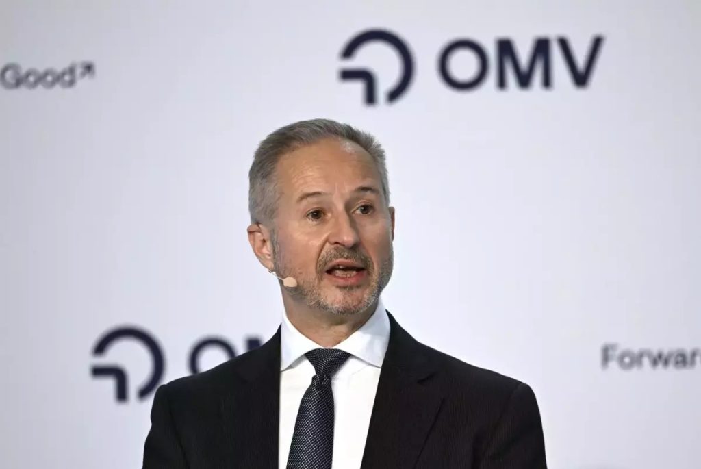 Şeful OMV a găsit soluţia crizei petrolului: "Conduceţi mai puţin"