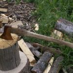 Atac cu toporul în Galaţi: şi-a lovit concubina în cap după o ceartă