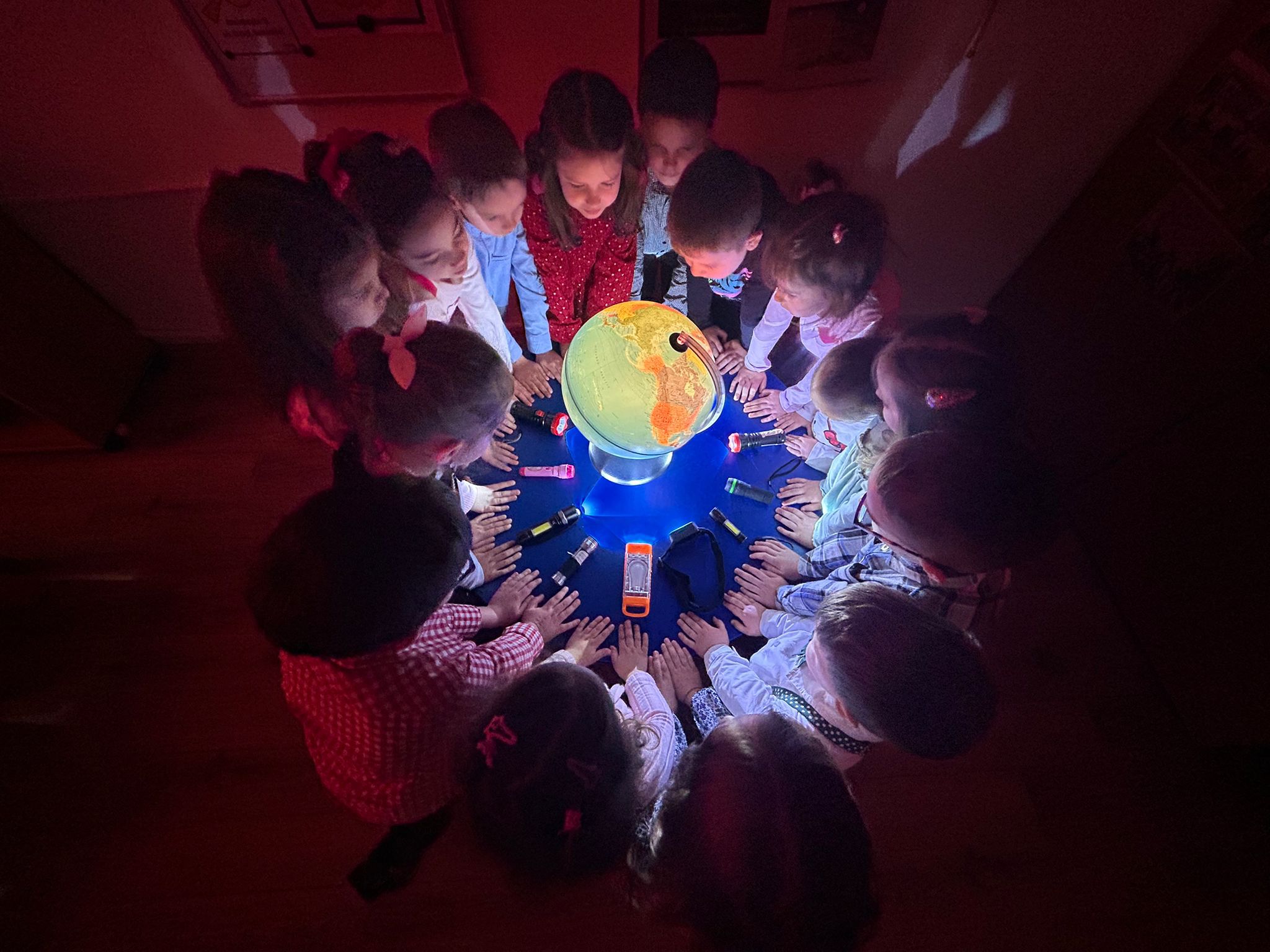 VIDEO: Peste 1.600 de copii din Galaţi au cântat pentru sănătatea planetei