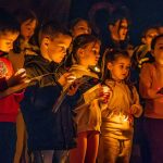 Peste 1.000 de copii din Galaţi cântă în stradă la Ora Pământului 2026