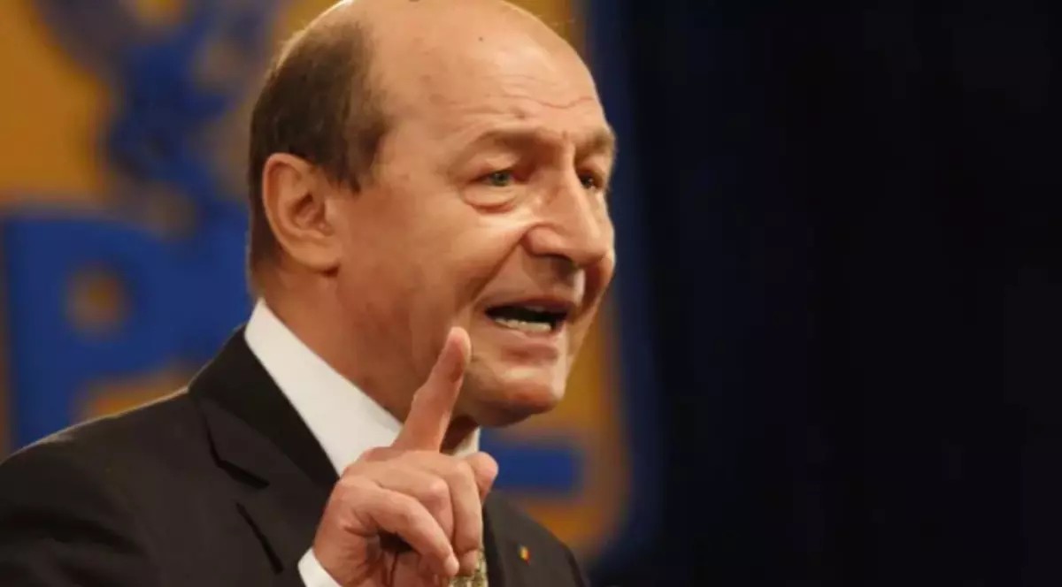 Avertismentul lui Traian Băsescu: „Poate ar fi bine ca fiecare dintre noi să se gândească unde se adăposteşte el şi familia”