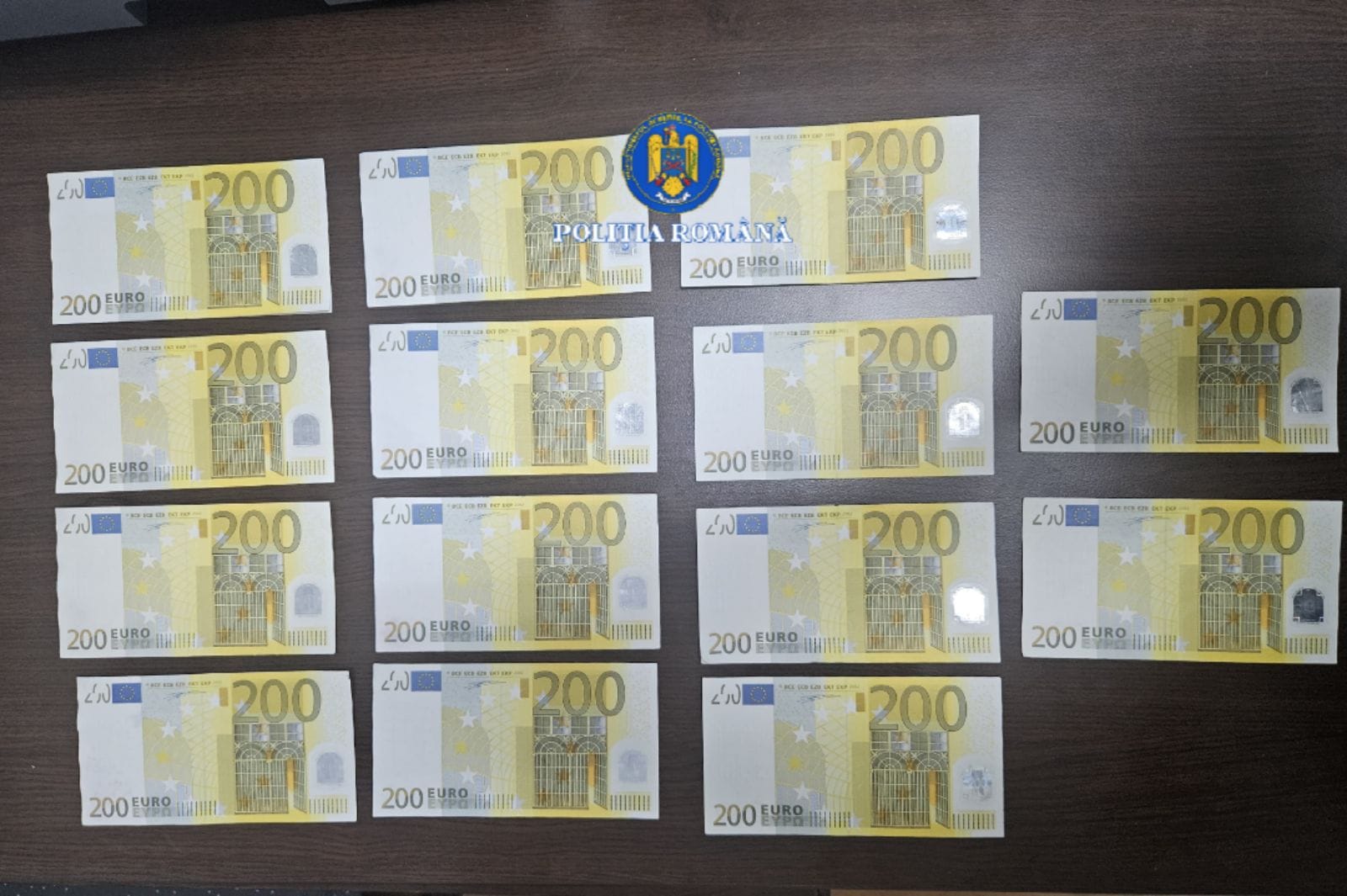 Bani falşi puşi în circulaţie de un cuplu din Brăila