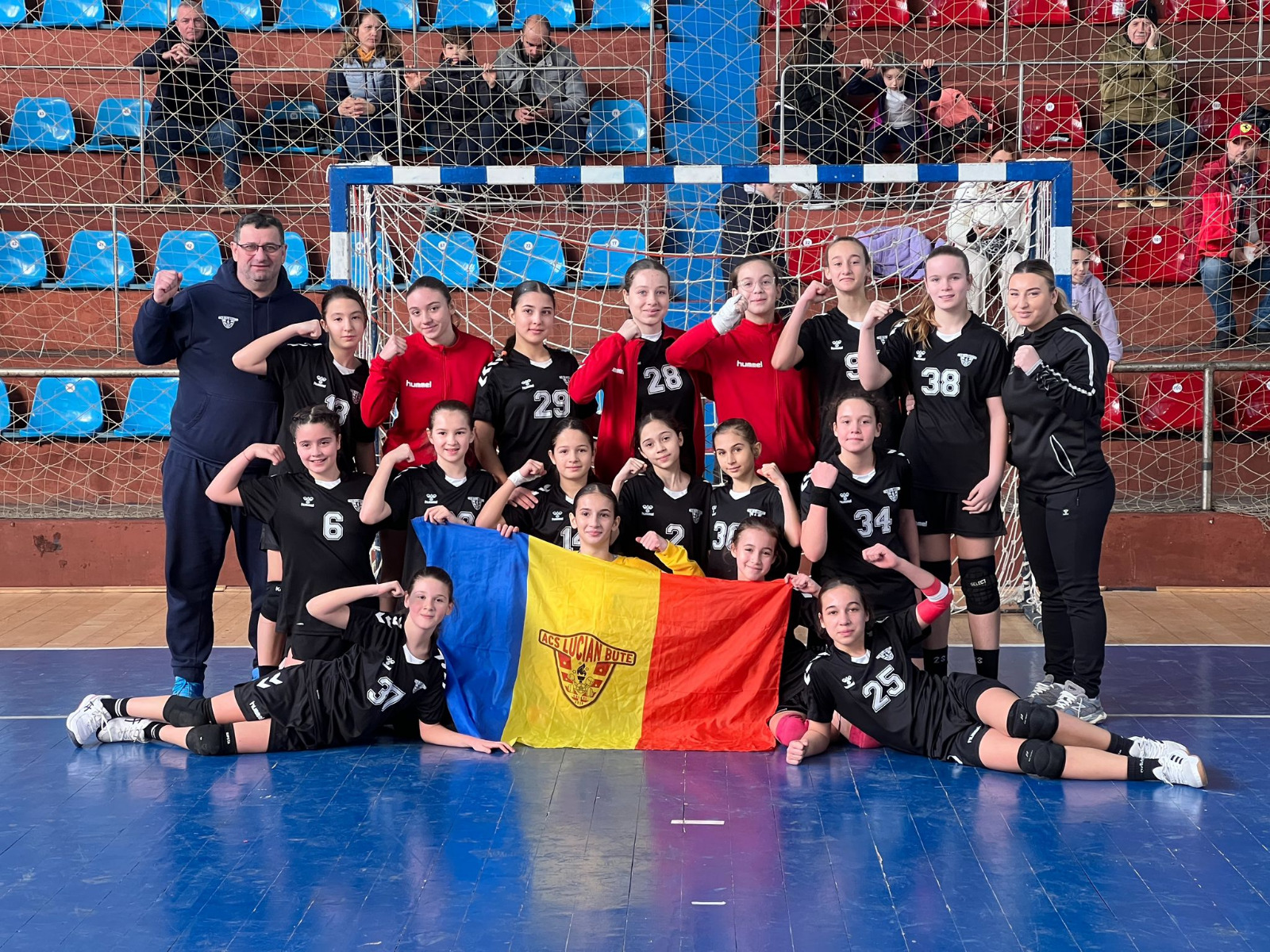 Handbal: Junioarele 4 de la ACS Lucian Bute, Viitorul Oţelul şi CSM Galaţi joacă la Euroregiune cu gândul la semifinale