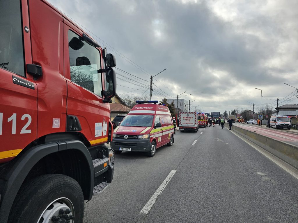Judeţul Dâmboviţa: Plan Roşu activat la Tărtăşeşti. Accident între un microbuz şi un autocamion