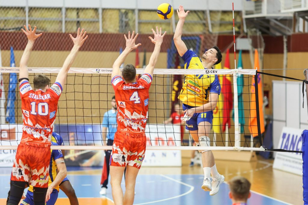 Volei: CSM Arcada Galaţi ratează finala Cupei României. Braşovenii de la Corona s-au calificat după „golden set”