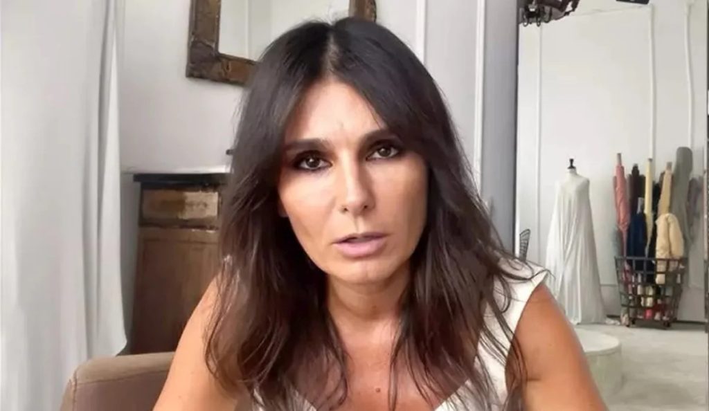 Acuzaţii: Fiica lui Victor Ponta dată jos din autocarul cu care urma să fie repatriată din Dubai