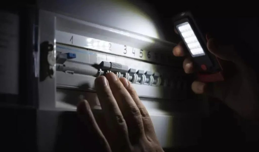 Întreruperi majore de curent la Galaţi, toată săptămâna