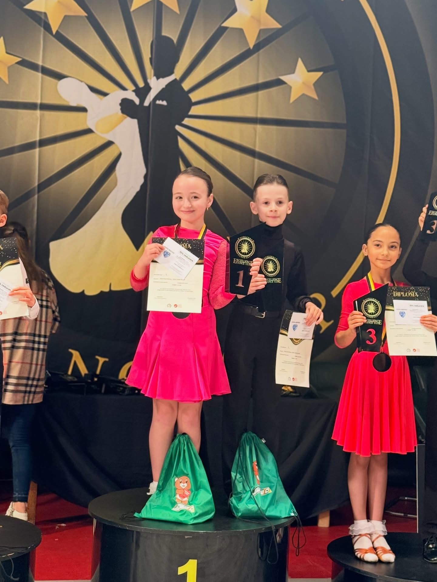 Dansatorii Jolie Dance din Galaţi, rezultate remarcabile în competiţii importante de dans sportiv