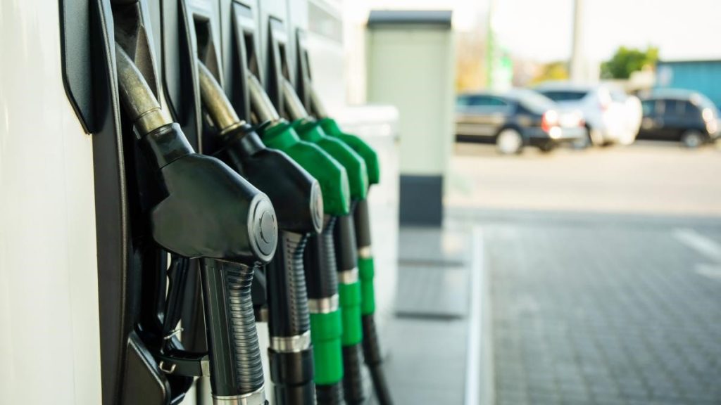 Guvernul României declară stare de criză pe piaţa ţiţeiului şi a produselor petroliere