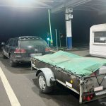 Remorcă neînmatriculată şi permis necorespunzător, descoperite la PTF Oancea