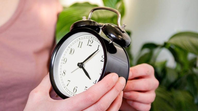 Gălăţeni, ceasu' înainte! În weekend trecem la ora de vară