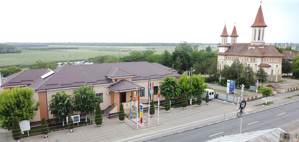 Jaf la Primăria Iveşti: Hoţii au golit seiful instituţiei şi au distrus serverul video