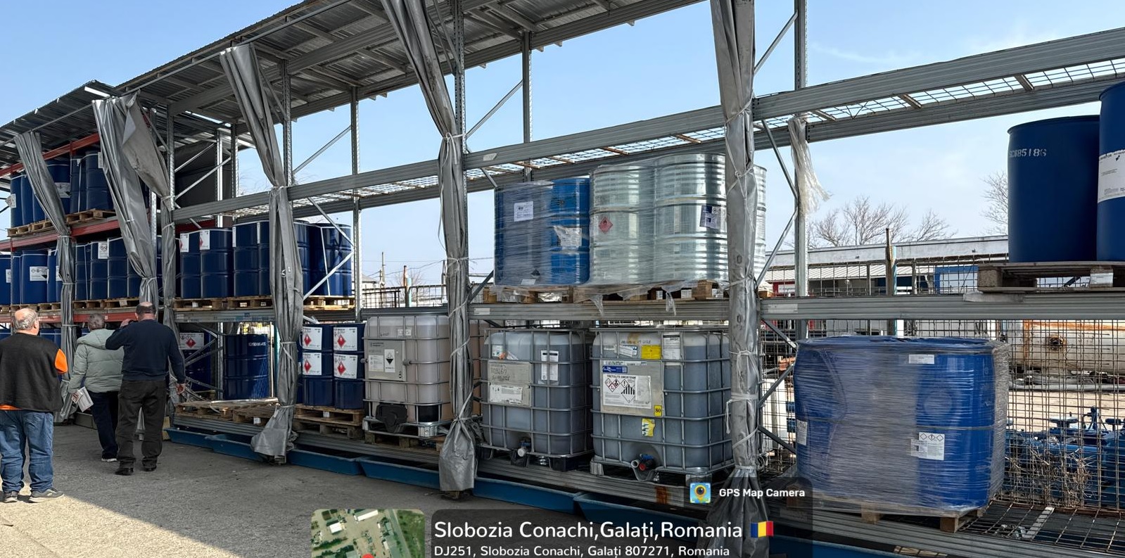 Amendă uriaşă: Substanţe periculoase, lăsate „la soare” în Galaţi