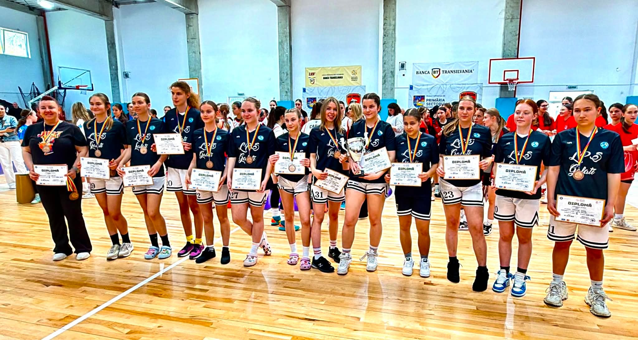 Junioarele Under 15 de la LPS Galaţi şi-au văzut încununată munca cu medaliile de bronz