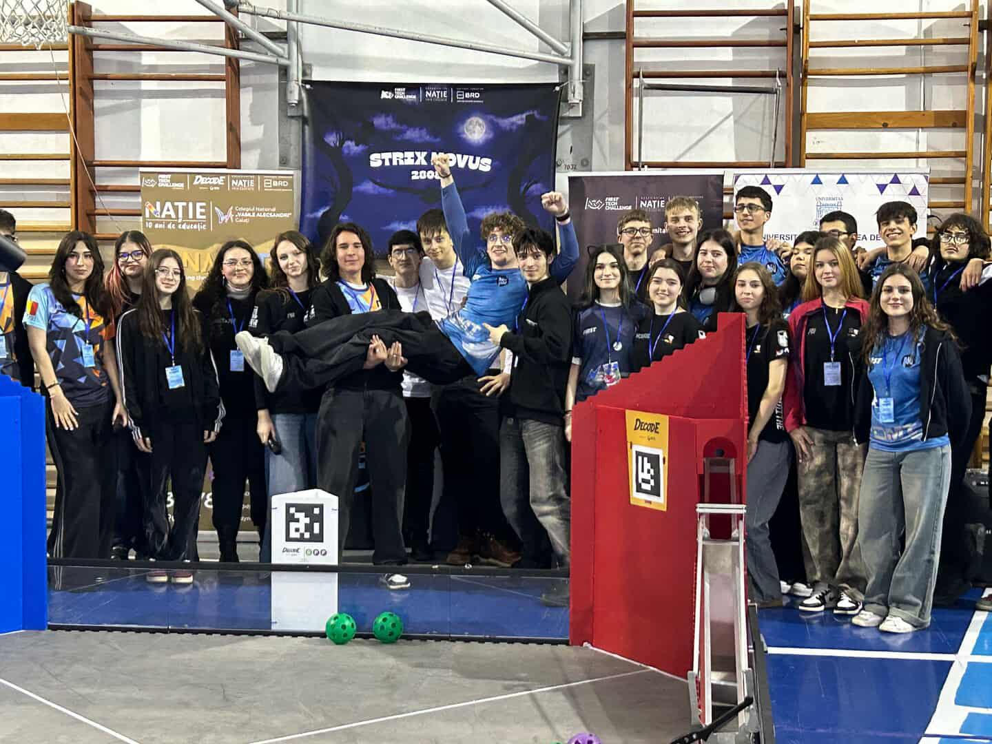 Elevii de la „Costache Negri” din Galaţi, la un pas de Canada: Echipa de robotică Strix Novus are nevoie de sprijin pentru a reprezenta România peste ocean