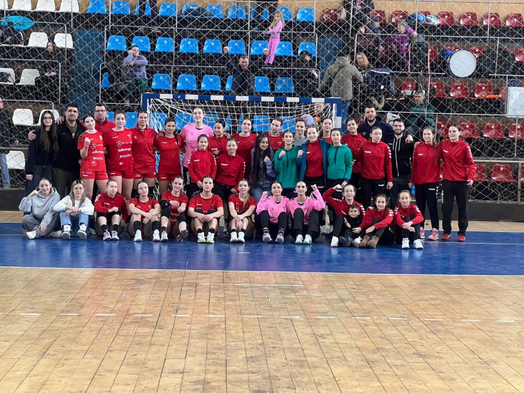 Handbal: Junioarele 1 de la ACS Lucian Bute şi CSM Galaţi, umăr la umăr la turneul semifinal