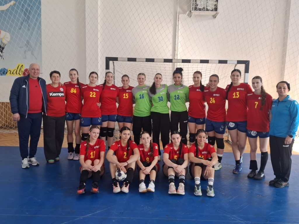 Opt jucătoare de la CSM Galaţi şi ACS Lucian Bute Galaţi şi antrenoarea Sanda Asandei ne-au reprezentat la turneul final