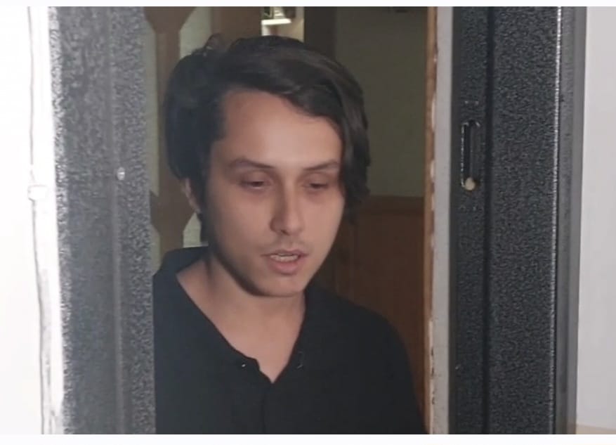 Pasiunea pentru experimente de chimie i-a adus poliţia la uşă unui tânăr de 25 de ani din Galaţi