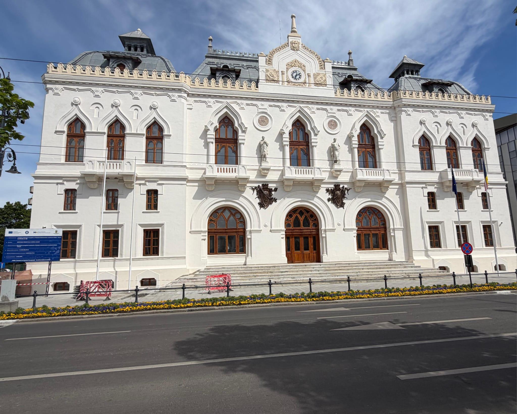FOTO: S-au încheiat lucrările de renovare la Palatul Administrativ (Prefectura Galaţi)