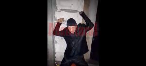 Update bătrân bătut în cuie / „A fost o provocare, o pedeapsă la un joc de cărţi”