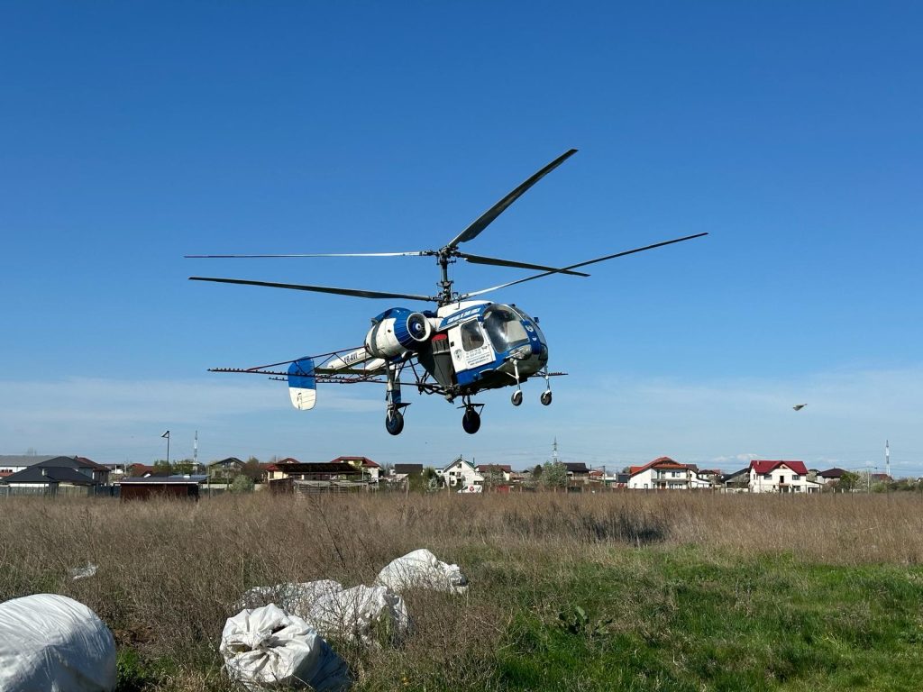 Primăria municipiului Galaţi informează că vineri, 24 aprilie 2026, în intervalul orar 09.00 - 12.00, se va desfăşura activitatea de larvicidare, cu ajutorul unui elicopter, în vecinătatea zonelor cu luciu de apă.