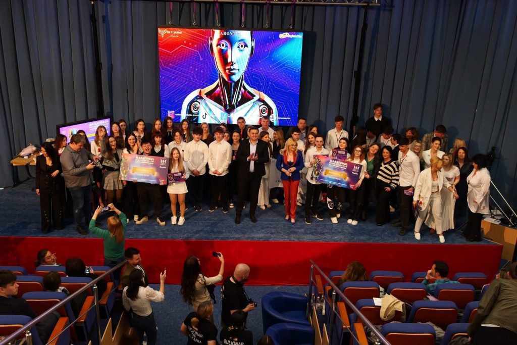 ”Maratonul pentru Educaţie Antreprenorială” ajunge la maturitate: elevii din Galaţi intră în competiţia ideilor de business