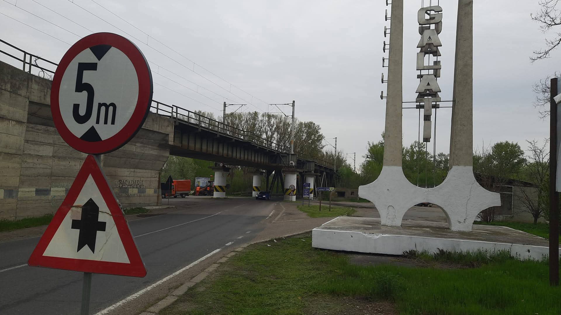 ATENŢIE, ŞOFERI: Restricţii pe DN 24, Podul de la Cosmeşti!