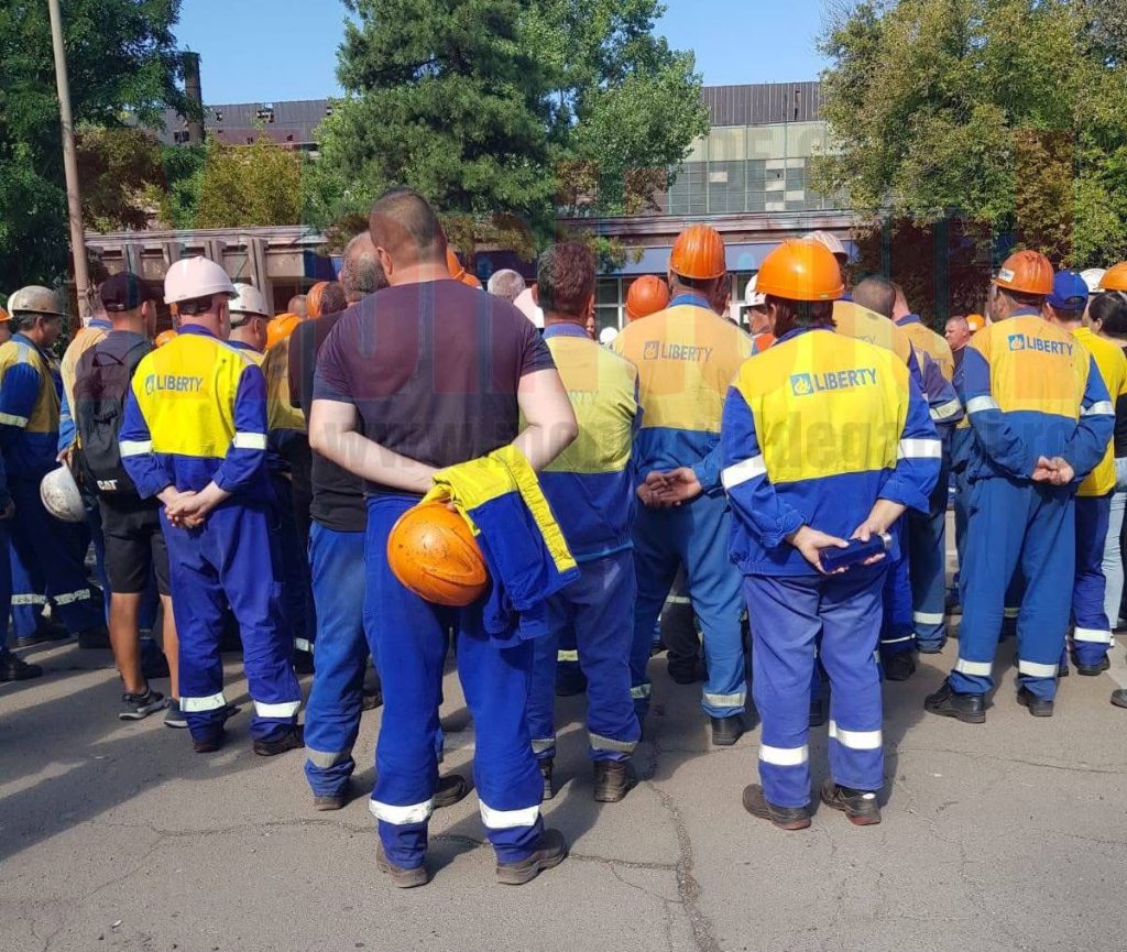 Guvern: Salariile siderurgiştilor vor fi plătite înainte de Paşte