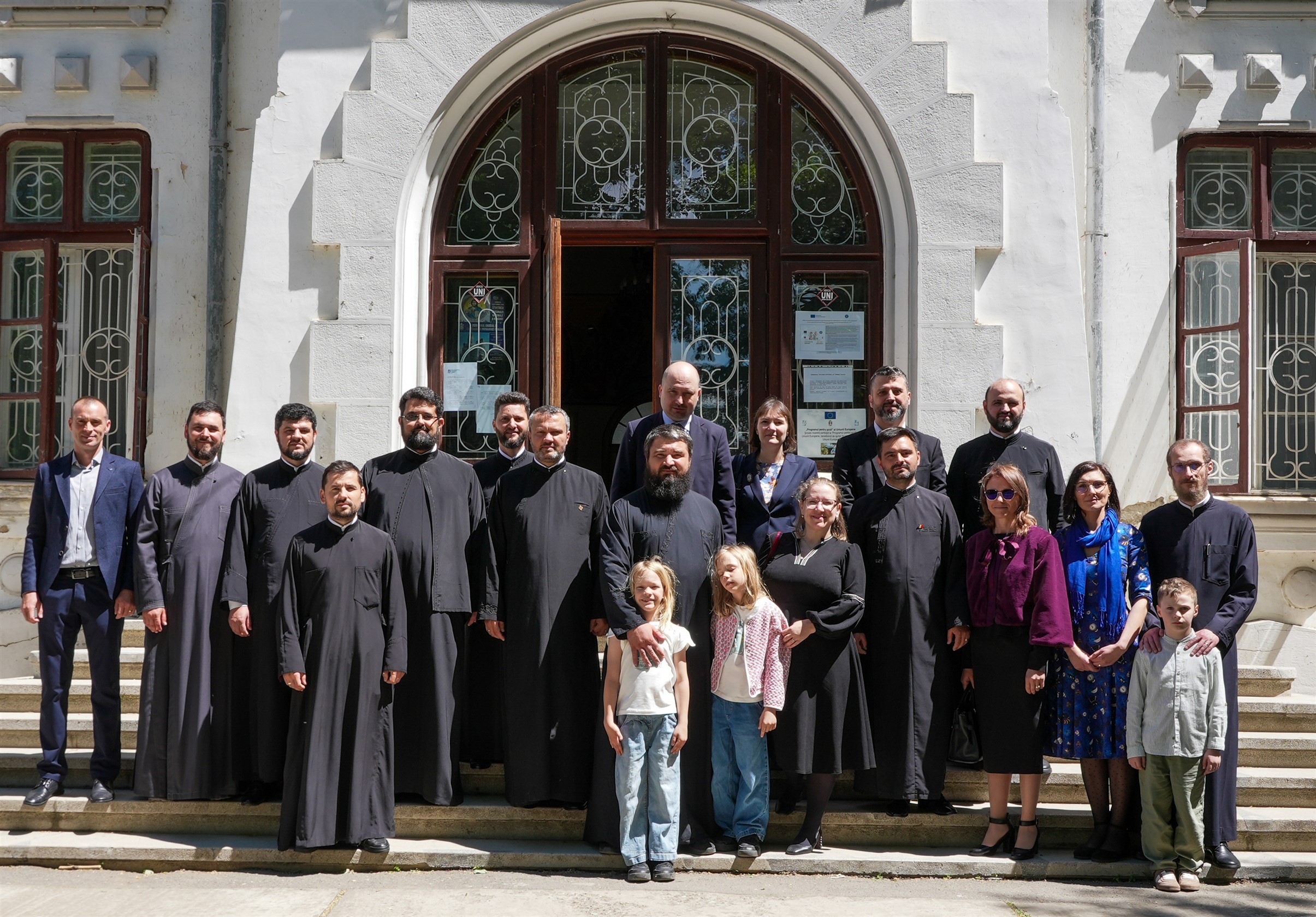 FOTO: Revedere după două decenii la Seminarul Teologic „Sf. Andrei” din Galaţi
