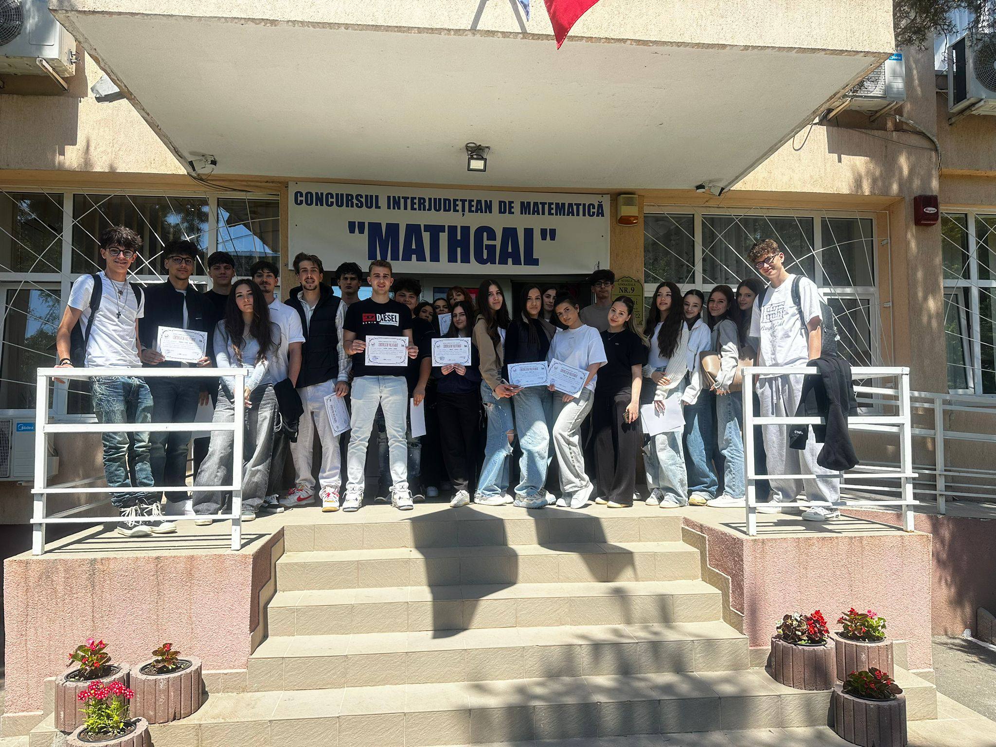 Elitele matematicii s-au reunit la Galaţi: Peste 300 de elevi au concurat la ediţia a XII-a a Concursului Interjudeţean „Mathgal”