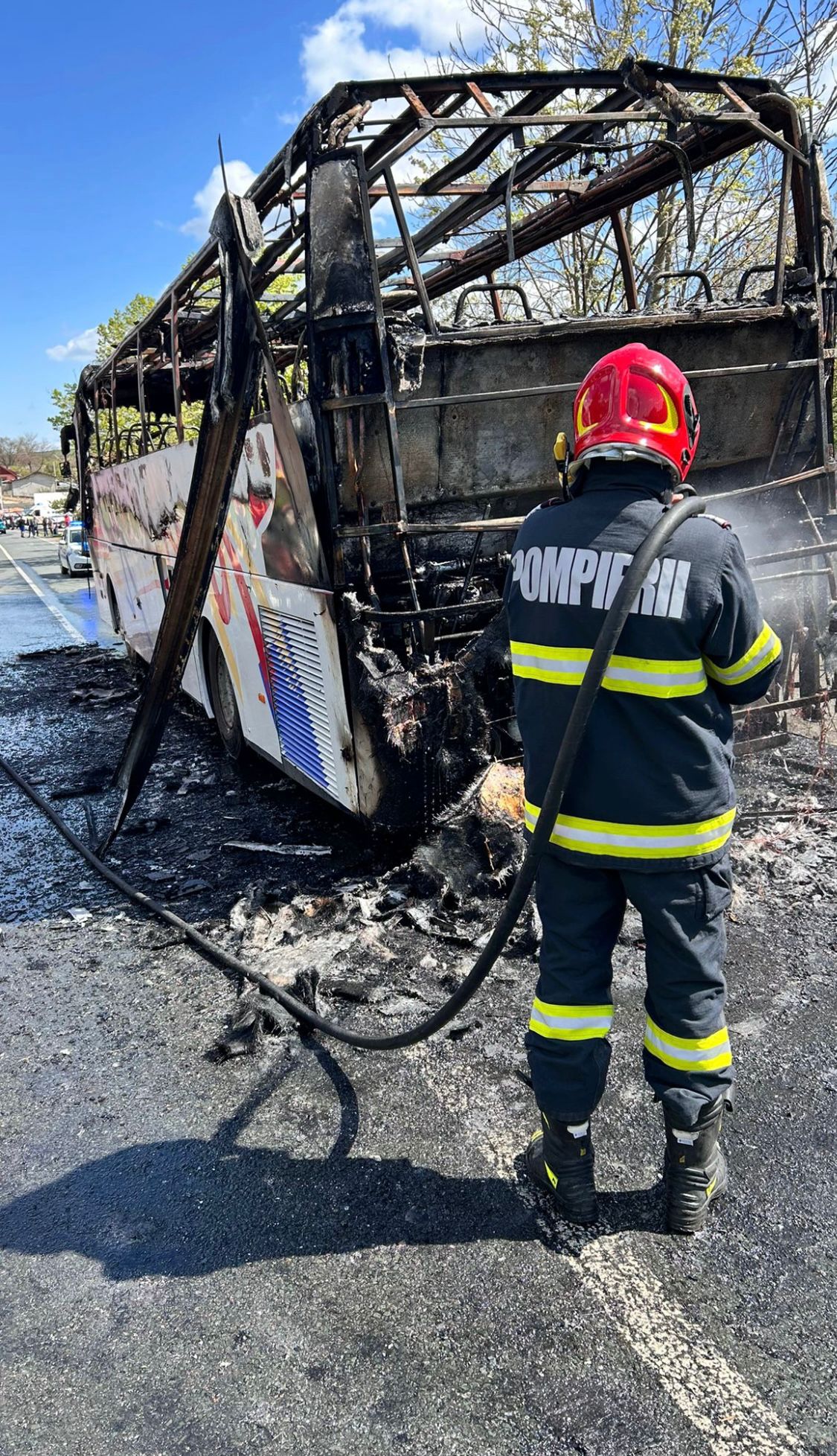 Tulcea: Incendiu izbucnit la un autocar în localitatea Topolog