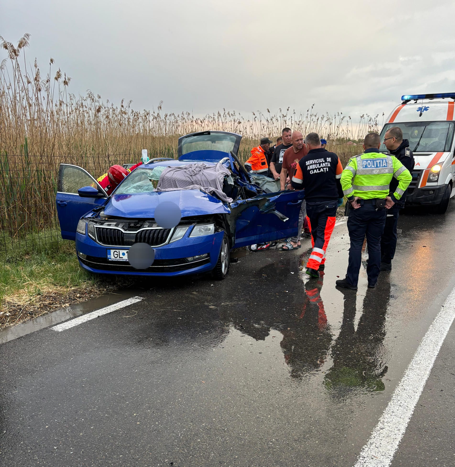 Accident la Vlădeşti: Poliţişti de frontieră răniţi în drum spre muncă