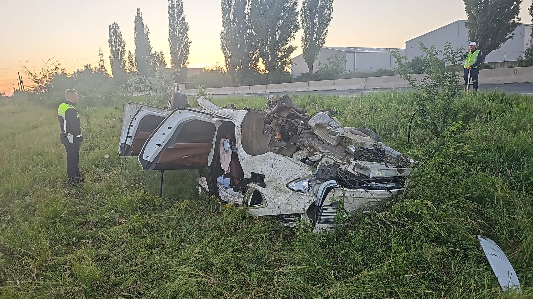 Tragedie în zori la ieşirea din Brăila: Un tânăr de 19 ani a murit, iar un altul de 18 ani a fost rănit grav după ce maşina în care se aflau s-a răsturnat