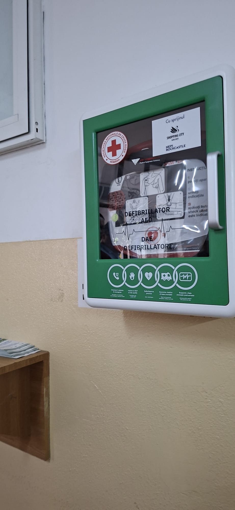 Defibrilator salvator de vieţi montat la Evidenţa Persoanelor Galaţi