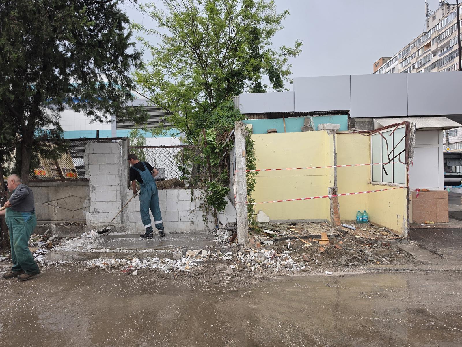Demolări la Spitalul Judeţean Galaţi: Au dispărut construcţiile improvizate pentru a face loc noului acces de 9 milioane de lei