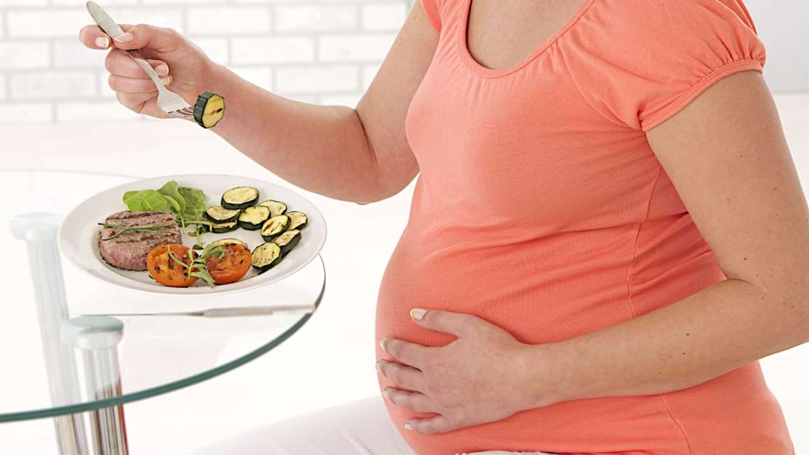 Dieta mediteraneană ar putea creşte şansele de sarcină, prin echilibrul microbiotei