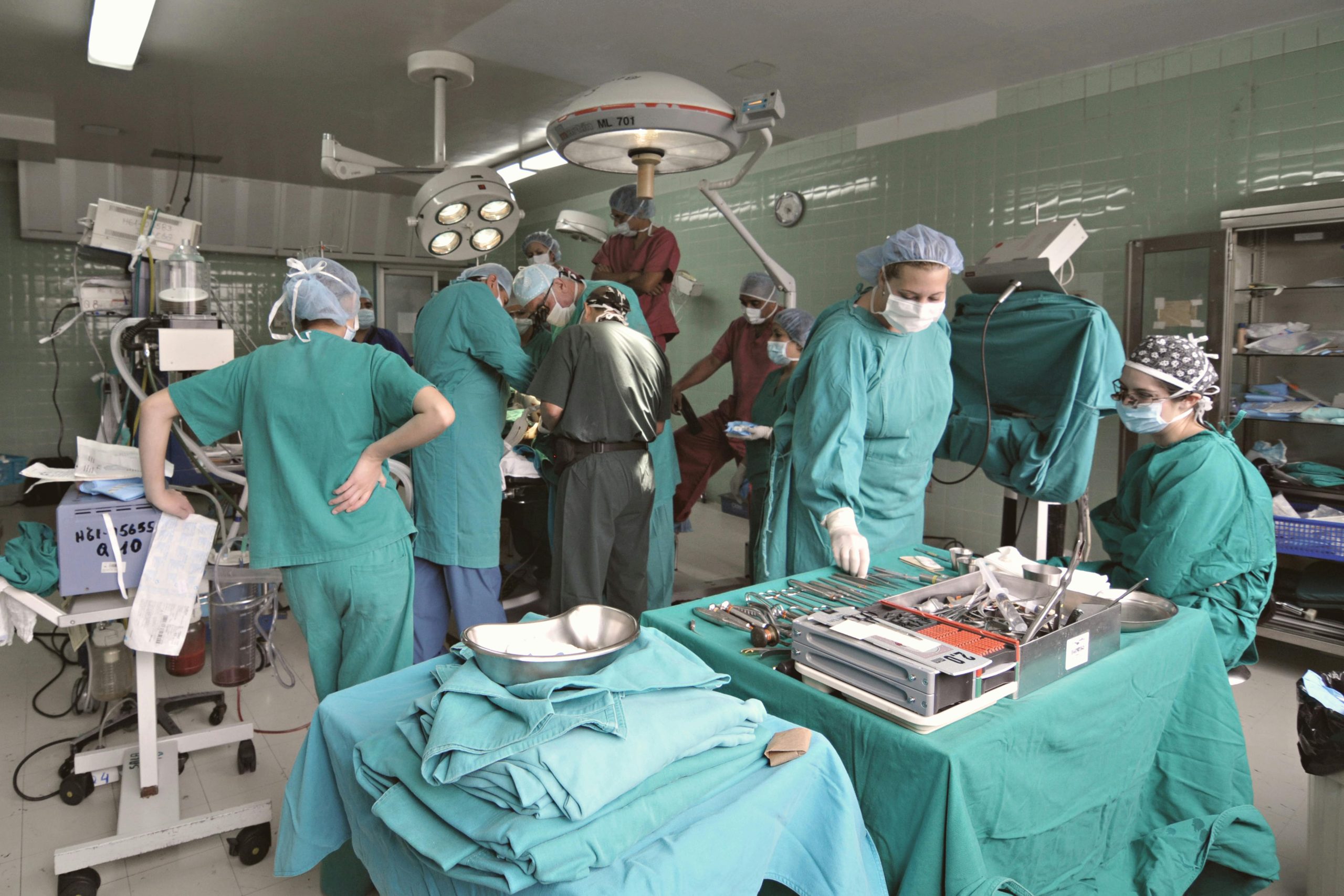 Bombă medicală la Galaţi! Ce au găsit medicii în burta unei femei operate: „Ieşeau seminţe de roşie din ea!”