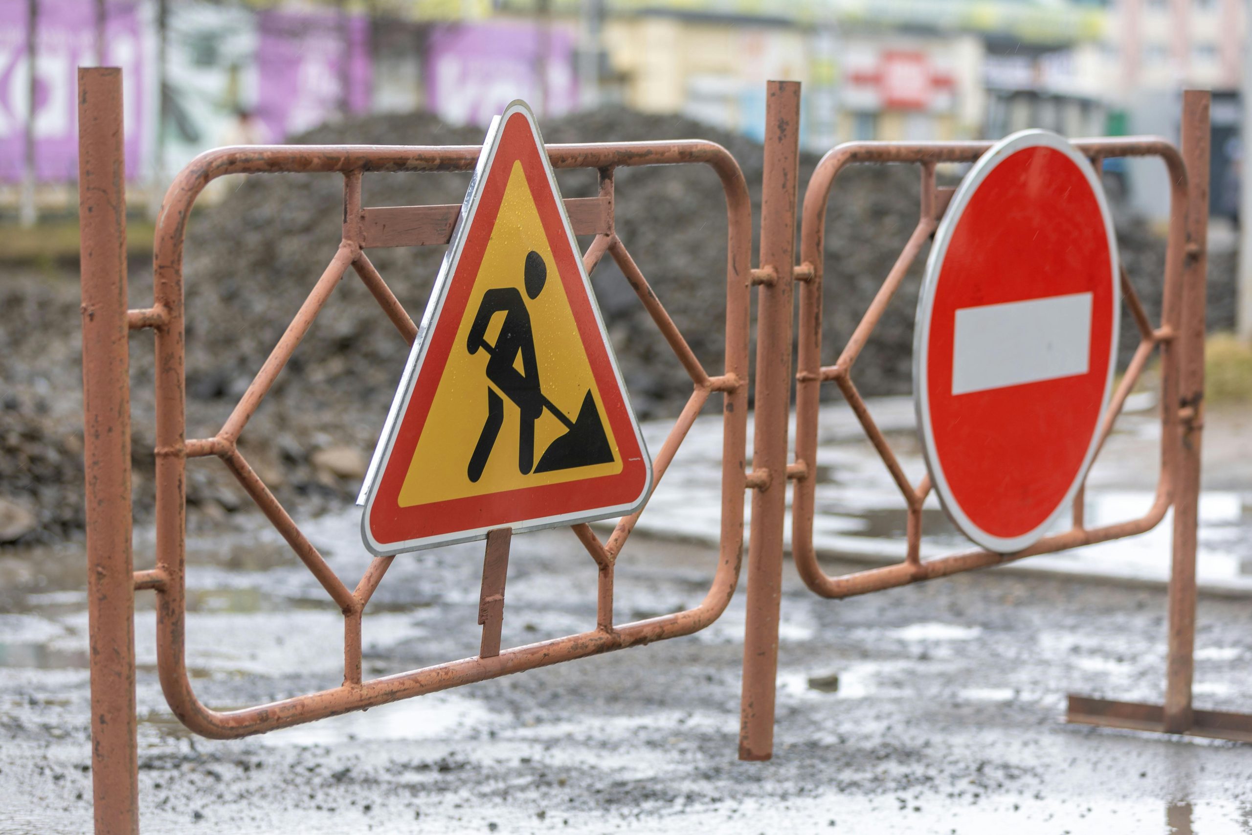 Trafic restricţionat pe strada Traian din Galaţi din cauza unui accident de teren