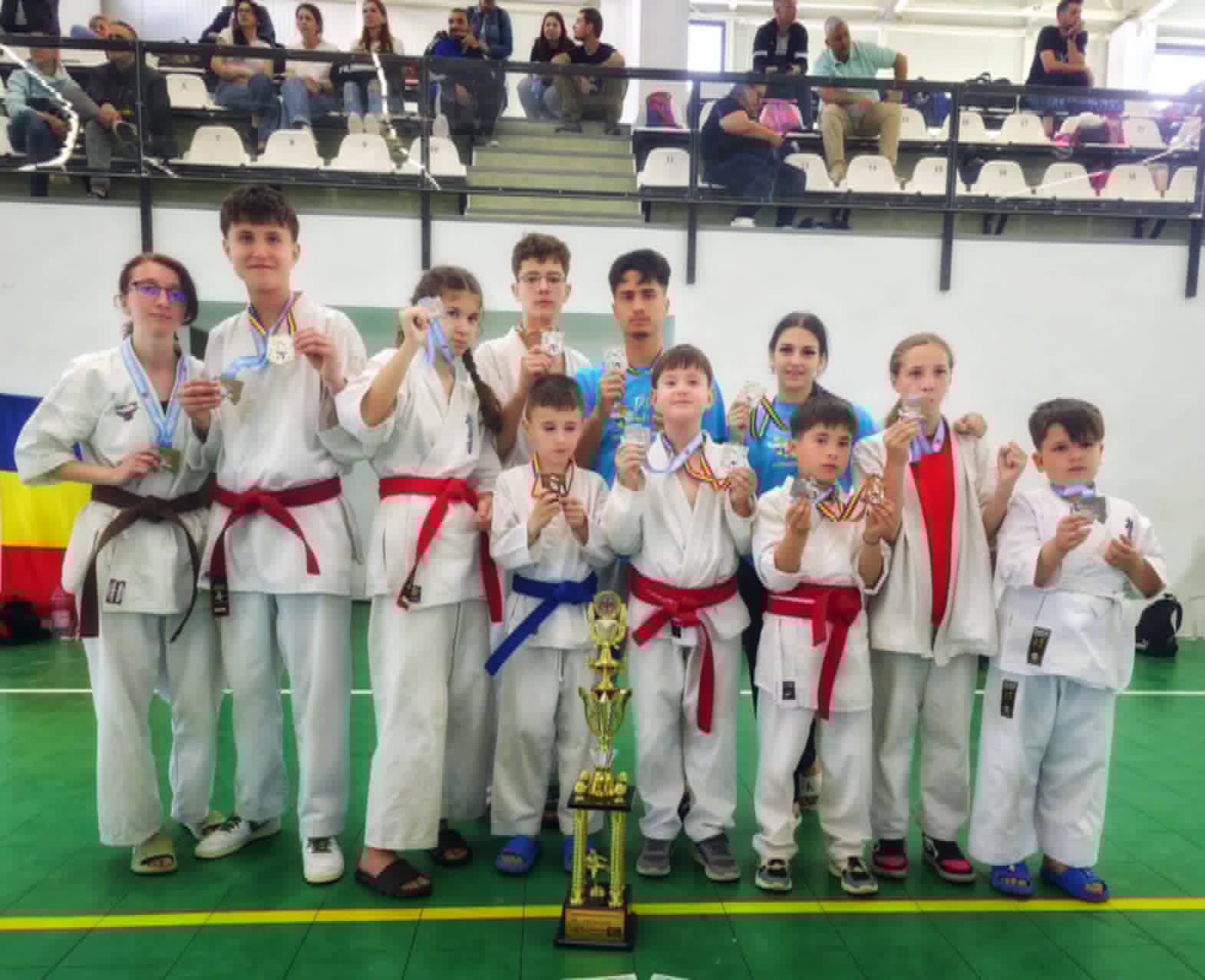 Karate: 14 medalii pentru Tora Kyokushin Galaţi la „Danube Delta Cup”
